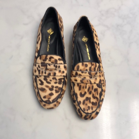 ANTONIO MELANI NWOT Women’s  Leopard Print Flats 7 M - Picture 1 of 3